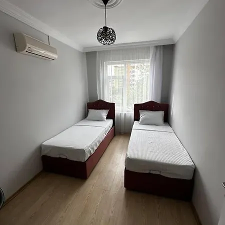- Mahmutlar Merkezde Esyali Daire Apartmán *