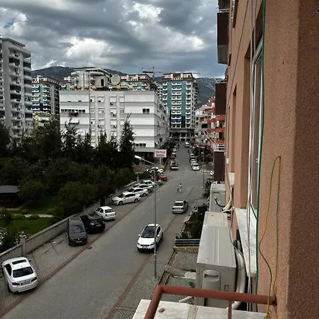 - Mahmutlar Merkezde Esyali Daire *